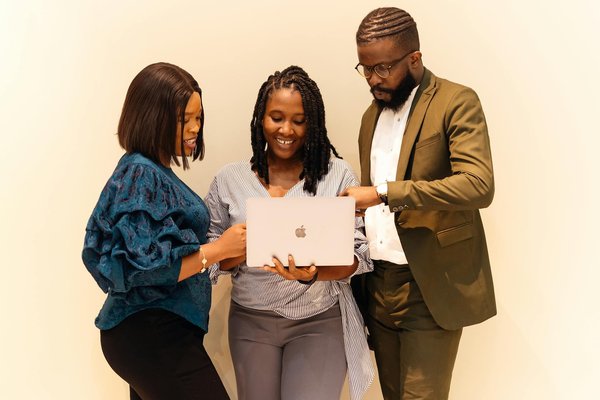 Penser différemment pour se démarquer : stratégies gagnantes