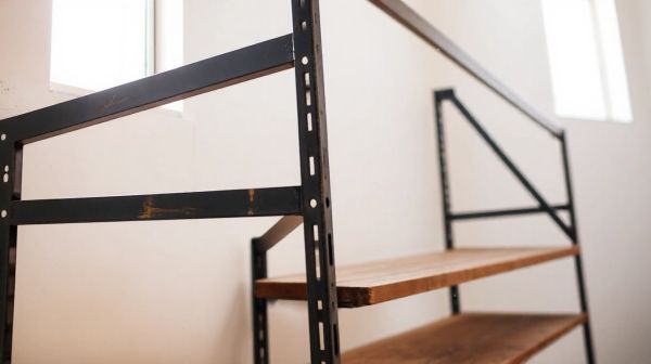 Économisez avec notre guide sur le rayonnage cantilever d'occasion